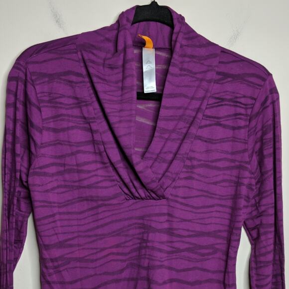 Lucy Zig Zag Post Practice Shirt - Size S - EUC - Picture 3 of 8